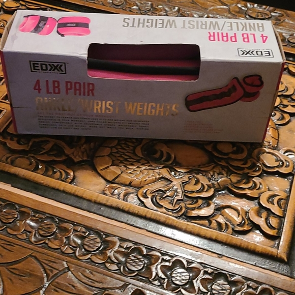 4 LB Ankle/Wrist Weights - Picture 2 of 6